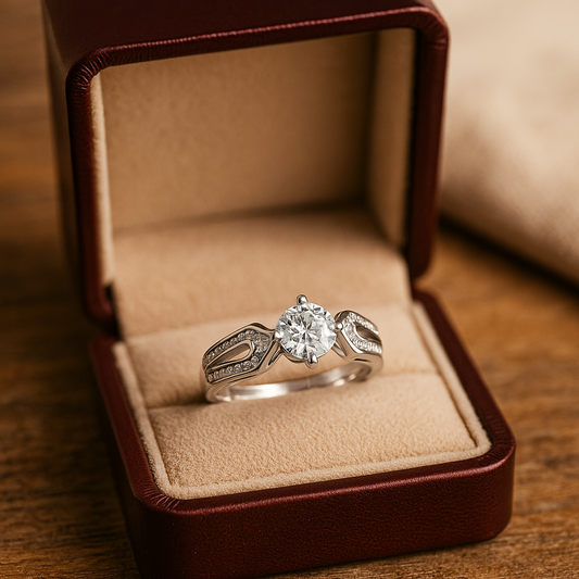 925 Silver Round Cubic Zirconia Ring – Gift-Ready for Women