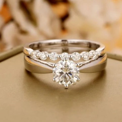 💍 Classic Sparkle Bridal Ring Set in Gold