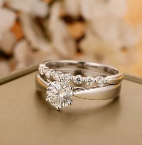 💍 Classic Sparkle Bridal Ring Set in Gold